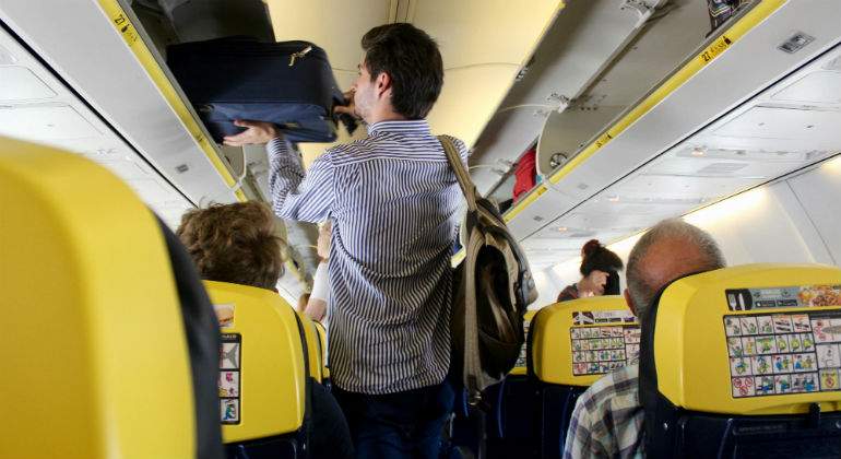 ryanair-maleta-cabina-dentro.jpg