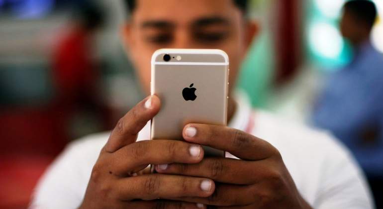 apple-iphone-india-reuters.jpg