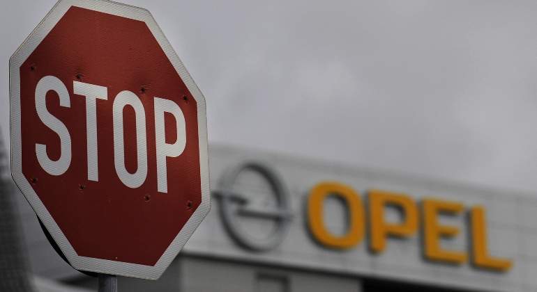 opel-stop-reuters.jpg