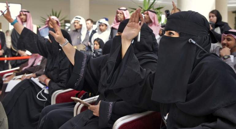 MUJERESPERIODISTASARABIA770x420.jpg