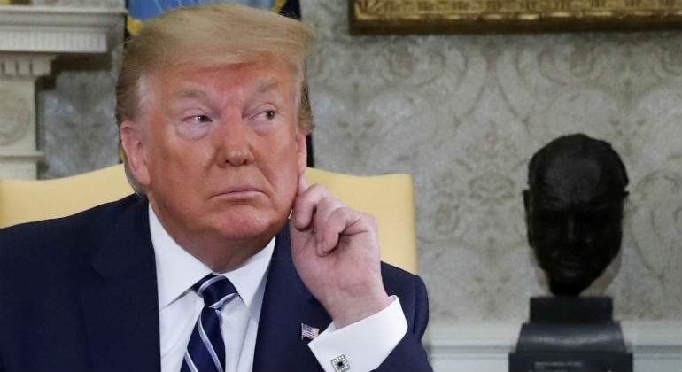 trump-escucha-reuters.jpg
