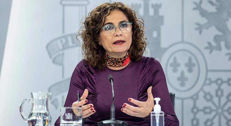 montero-hacienda-cmin-10nov20-efe.jpg