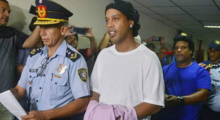 ronaldinho-prision-770.jpg