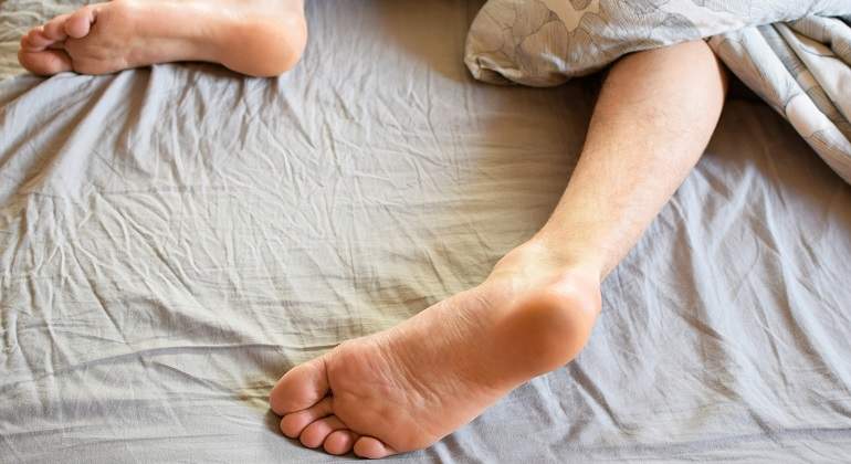 Pies-de-una-persona-durmiendo-iStock.jpg