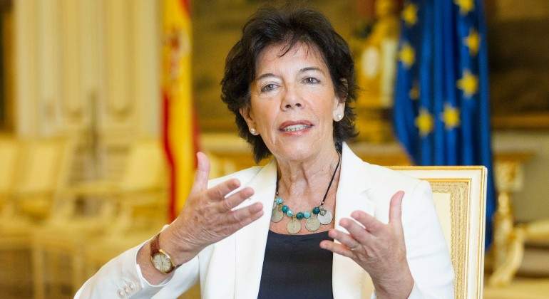Ministra-de-Educacion.jpg