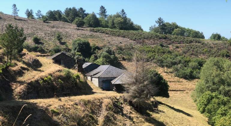 Aldea-abandonada-Lugo.jpg