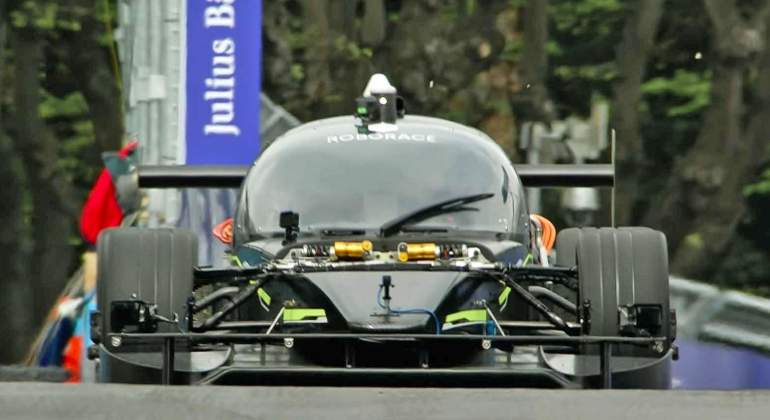 roborace-01.jpg