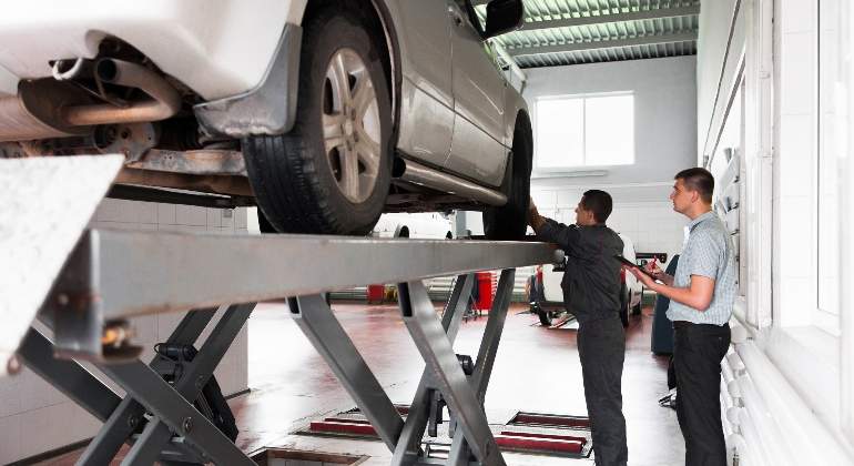 taller-coche-dreamstime.jpg