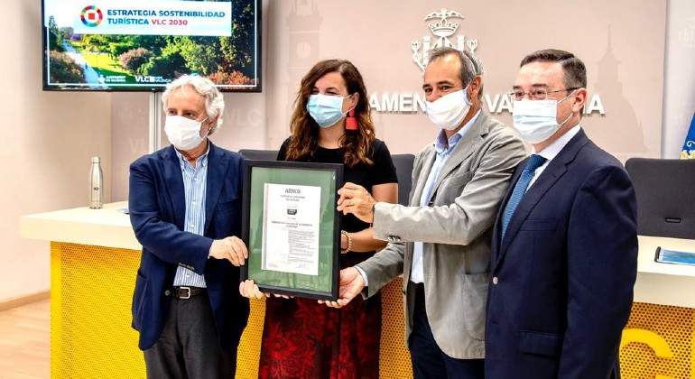 CERTIFICADO-HUELLA-CARBONO-TURISMO-GLOBAL-OMNIUM-SANDRA-GoMEZ-770.jpg