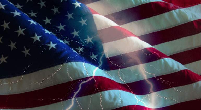 EEUU-bandera-tormenta.jpg