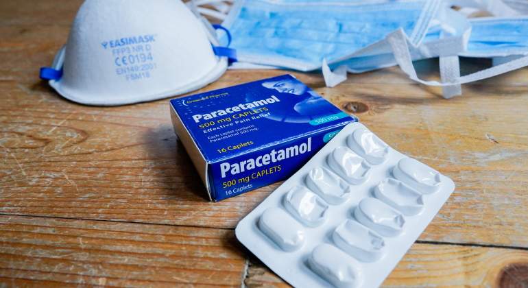 paracetamol-covid-mascarillas-vacunacion-dreamstime.jpg