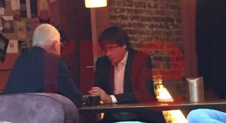 puigdemont-cafeteria-bruselas-rne.jpg