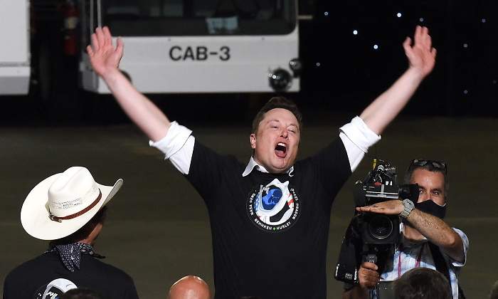 elon-musk-celebra-reuters.jpg