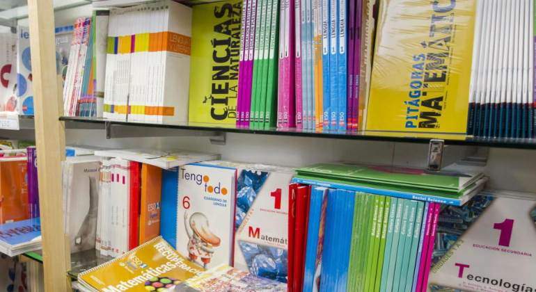 libros-texto-estanteria-770-efe.jpg