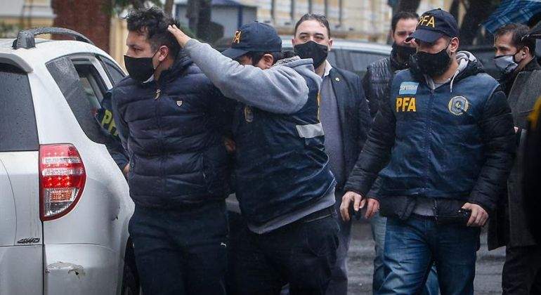 Policia-custodia-el-traslado-de-Facundo-Melo-imputado-en-la-causa-de-espionaje-que-involucra-a-Mauricio-Macri.jpg