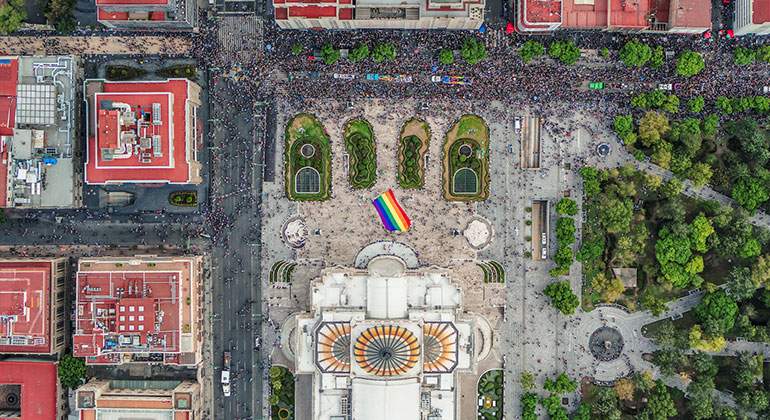 bellas-artes-marcha-lgbti-modo.jpg