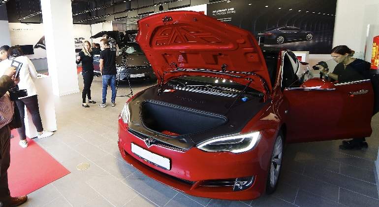 tienda-tesla-barcelona-efe.jpg