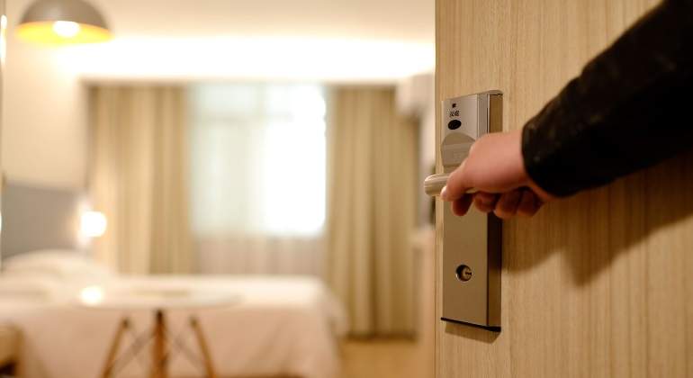 hotel-puerta-pixabay.jpg