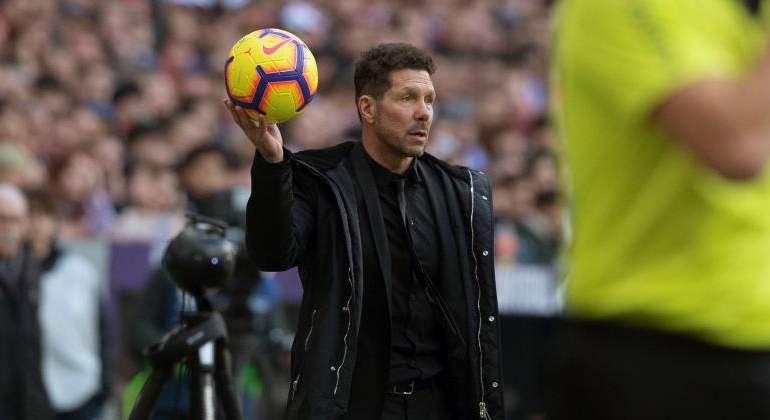 simeone-2019-balon-derbi-efe.jpg