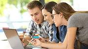 Más de 900.000 jóvenes en España compaginan sus estudios universitarios con un trabajo