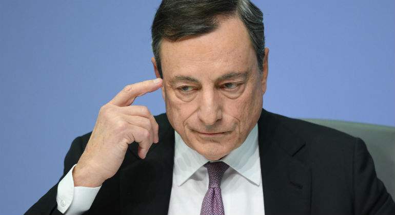 draghi-mario-dedo-cabeza-alamy.jpg