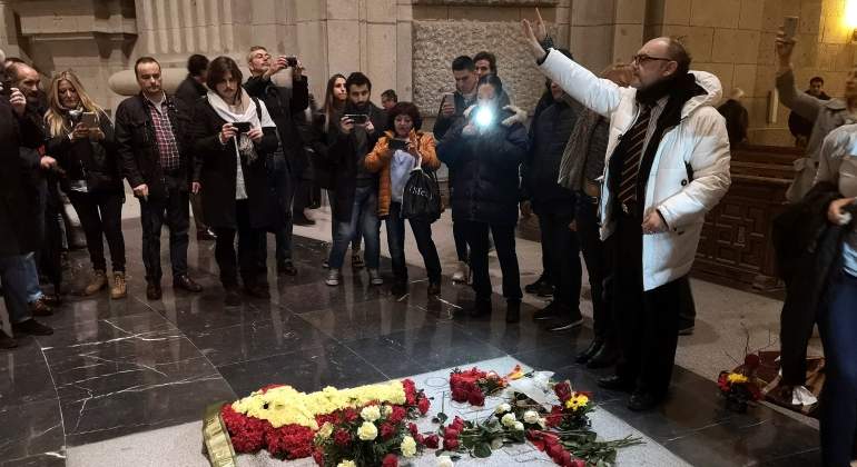 franco-homenaje-valle-efe.jpg