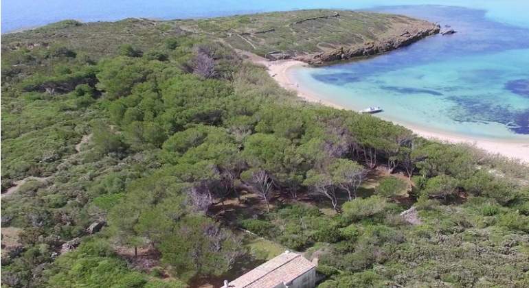 islote-vendido-menorca.jpg