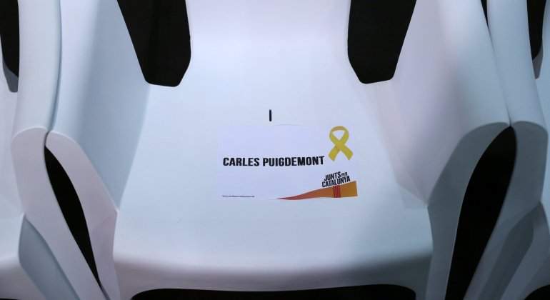 puigdemont-silla-vacia-nombre-efe.jpg