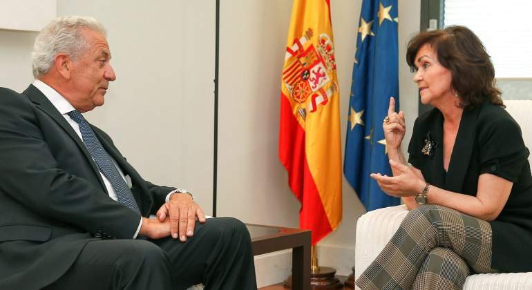 avramopoulos-carmen-calvo-efe.jpg