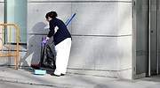 Todos los trabajadores de limpieza deben seguir yendo a trabajar y las empleadas del hogar, solo para cuidados