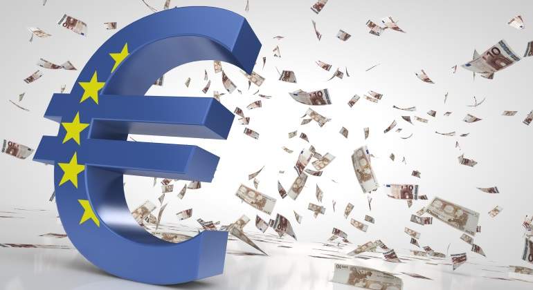 billetes-euros-vuelan-dreamstime.jpg