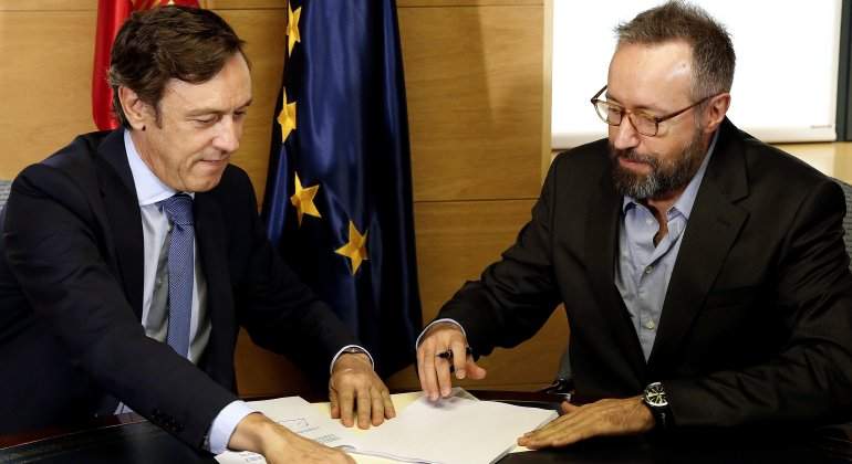 rafael-hernando-girauta-firma-efe.jpg