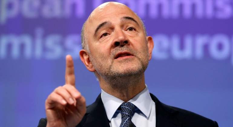 moscovici-dedo-770-reuters.jpg
