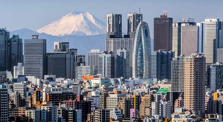 La-ciudad-de-Tokio-con-el-monto-Fuji-al-fondo-iStock.jpg