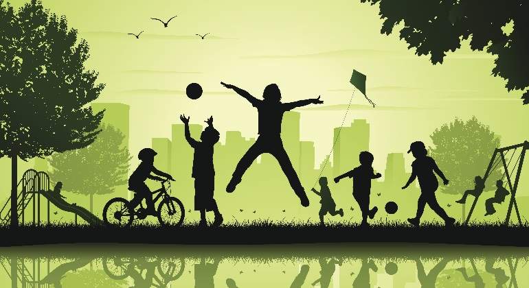 infancia-ninos-jugando-parque-siluetas-istock-770x420.jpg