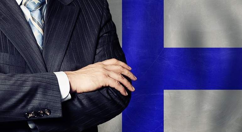 finlandia-bandera-empresario-dreamstime.jpg