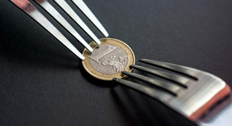 euro-tenedores-dreamstime.jpg