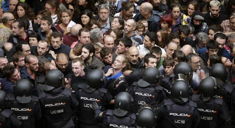 policia-manifestacion-cataluna-1octubre-efe.jpg