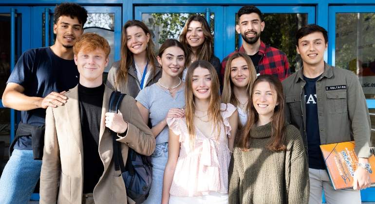 estudiantes-ESIC.jpg
