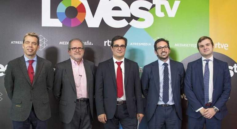 Cómo conseguir que Atresmedia, RTVE  y Mediaset se pongan de acuerdo en algo: así se han unido contra el enemigo