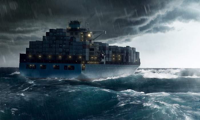 barco-carguero-contenedores-tormenta-dreams.jpg