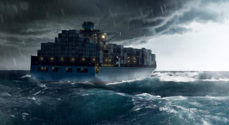 barco-carguero-contenedores-tormenta-dreams.jpg
