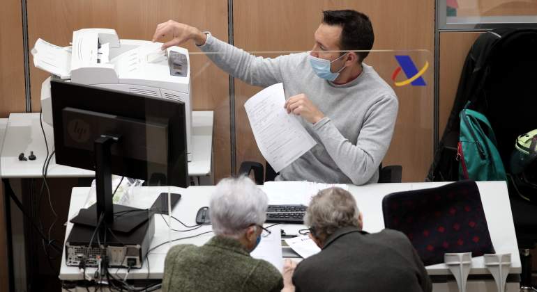 declaracion-renta-mascarilla-agencia-tributaria-ep.jpg