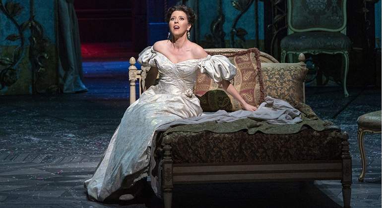TRAVIATA