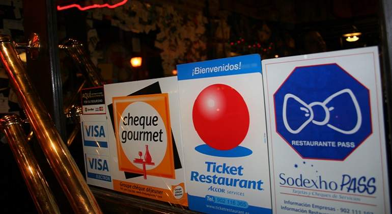 770-x-420-Cheques-Restaurante-Elisa-Senra.jpg