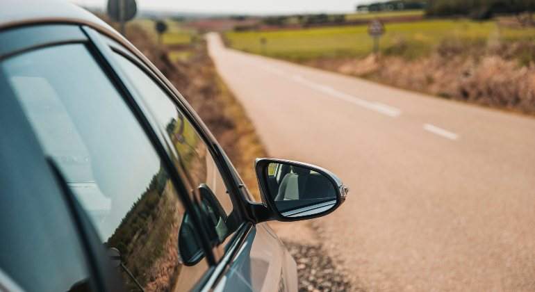 coche-parado-arcen-istock.jpg