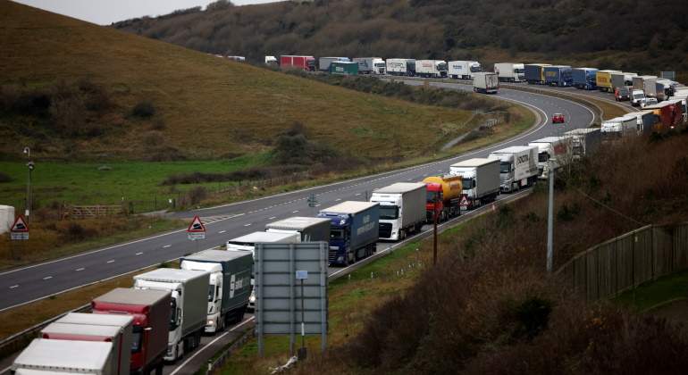 cola-camiones-dover-diciembre-2021-reuters-770x420.jpg