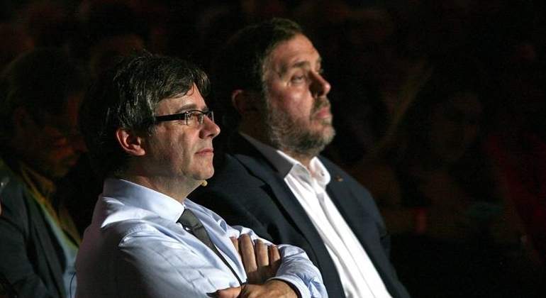 puigdemont-junqueras-14sep17-efe.jpg