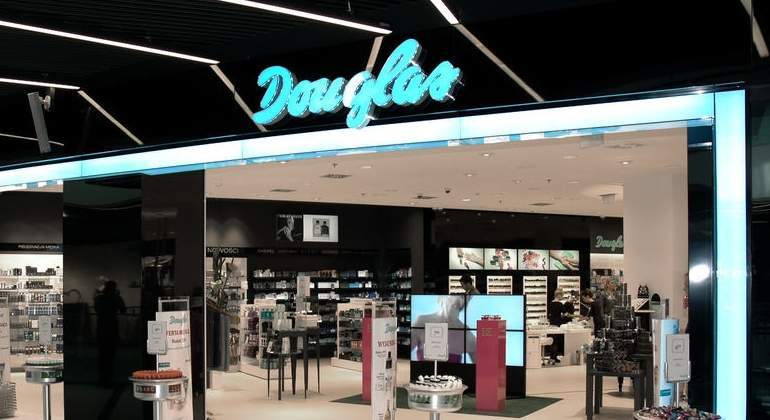 douglas-tienda.jpg