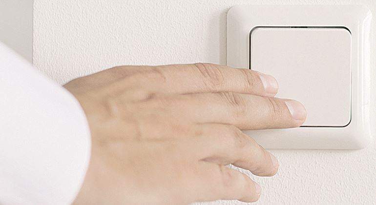 interruptor-mano-luz-770.jpg